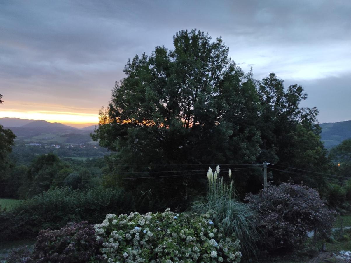 Gite Des 3 Arbres Aramits Exterior foto